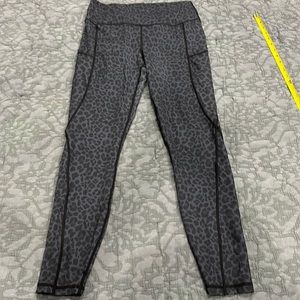Leopard print leggings size large